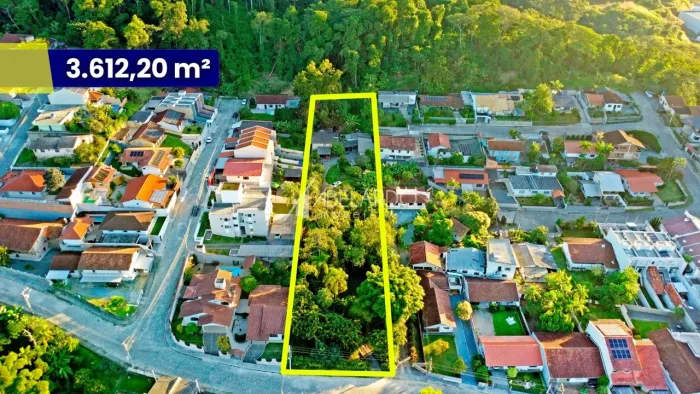 EXCELENTE TERRENO COM ÁREA TOTAL DE 3.612,20, ZR1, PRÓXIMO AO TERMINAL DA ÁGUA VERDE - NO