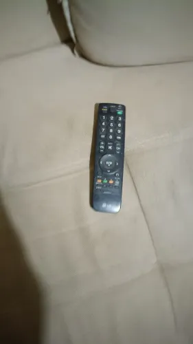 Televisão de 42 polegadas com conversor digital .