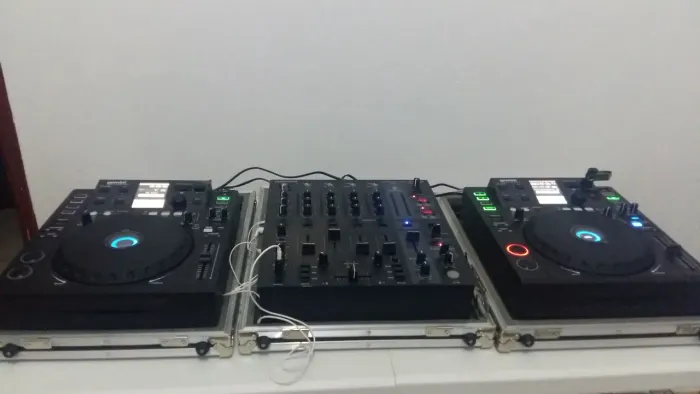 Cdj 700 gemini  + mixer e cases 
