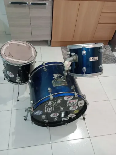 Bateria (Bumbo, Ton e Surdo)