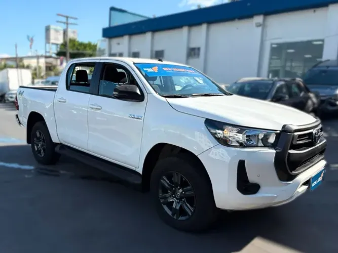 Toyota Hilux CD SR 4X4 2.8 TDI Diesel Aut. 2024