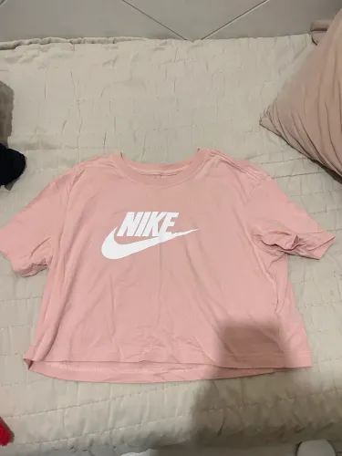 CAMISETA CROPPED NIKE 