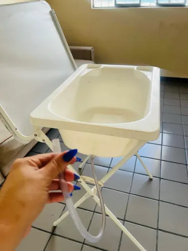 Vendo Banheira com Suporte
