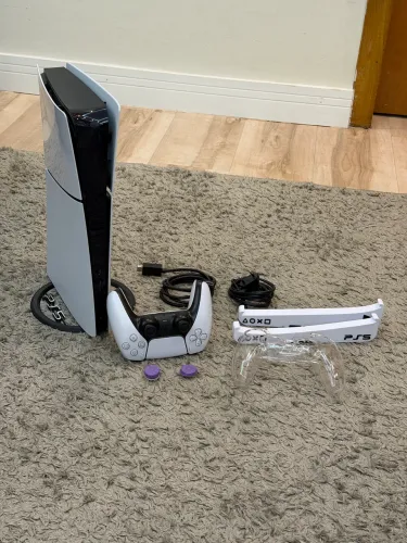 PS5 Slim 1Tb + Controle + Capa + 2 Bases
