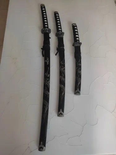 Jogo 3 Espada Decor Vermelha Japonesa Katana 100cm 79cm 54cm