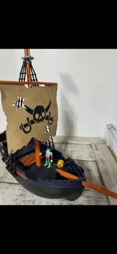 Navio pirata Playmobil