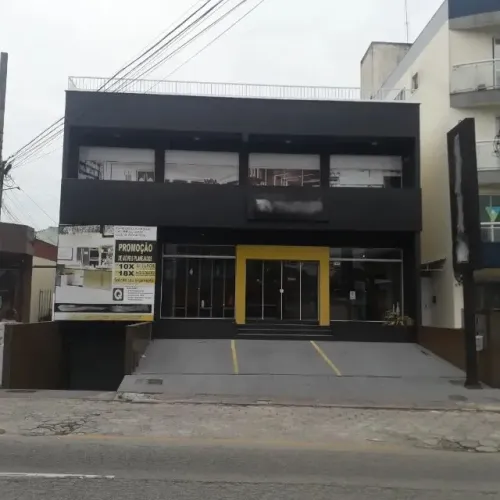 Prédio Comercial 410m² - Entrada Forquilhinhas | Ao lado Sicoob | P/ Clínica