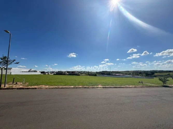 Terreno com 1006,54 m² à venda no condomínio Reserva Petrus em Indaiatuba/SP.