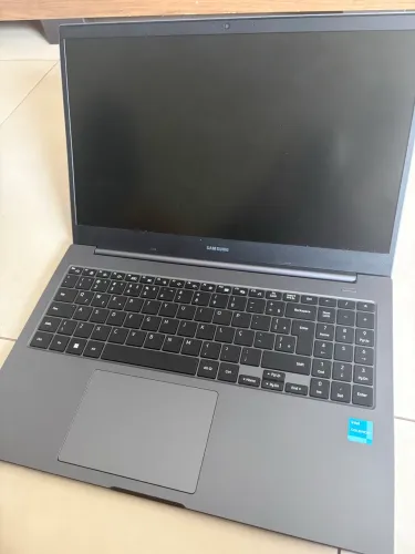 Notebook Samsung Intel celeron 6305  15.6?