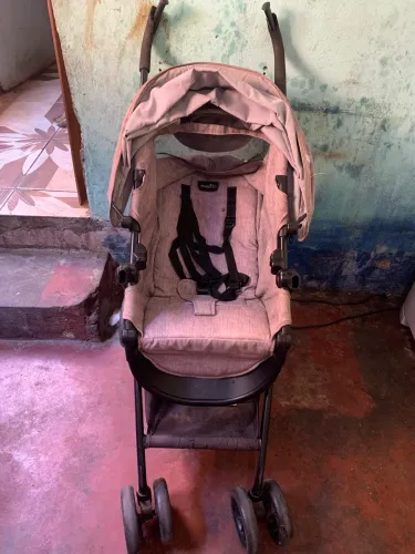 Carrinho de bebê quebra galho