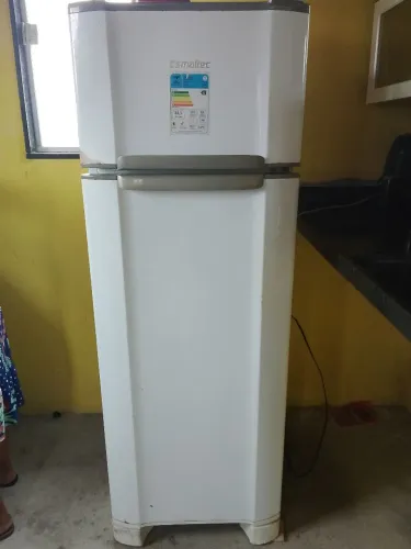 Geladeira Esmaltec