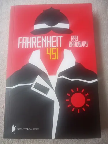 Livro Fahrenheit 452- Ray Braobury