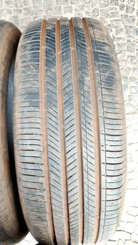 Pneu 235/55/19 Hankook 95 % Vida util