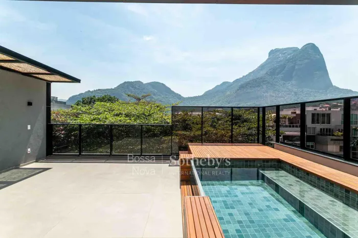 Cobertura triplex com piscina no Jardim Oceânico