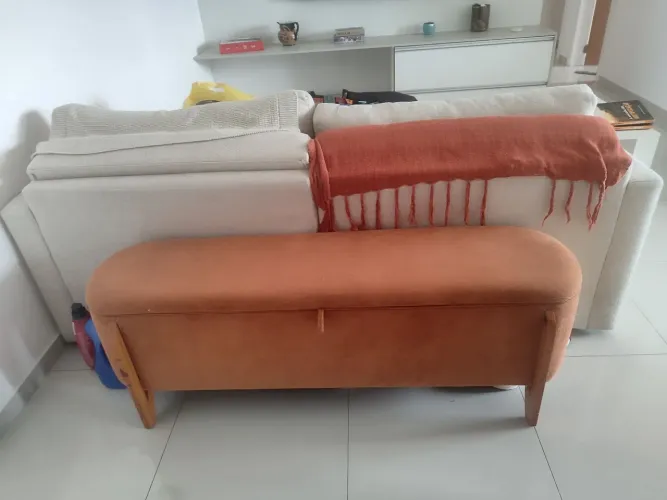 Baú para atrás do sofá e cama