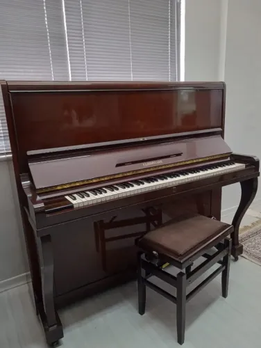 Piano Essenfelder Reformado - Ótimo estado!