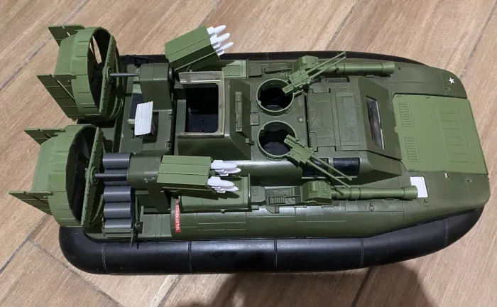 Veículo Hovercraft Killer Whale - Comandos em Ação