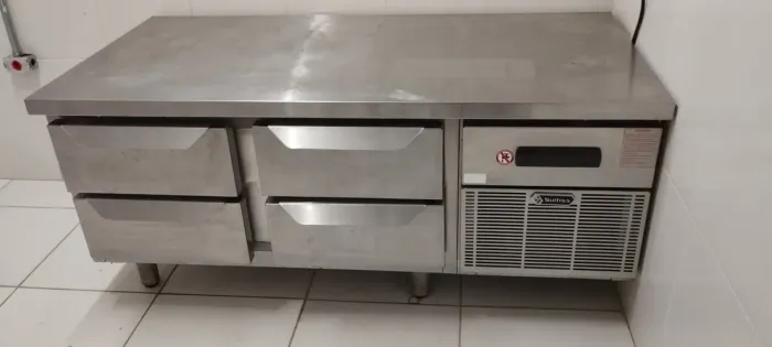 Base Refrigerada c/ 4 gavetas Sulfris