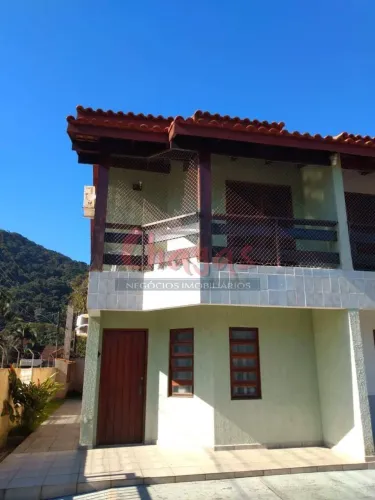 VENDE-SE | SOBRADO EM CONDOMÍNIO | MARTIM DE SÁ.