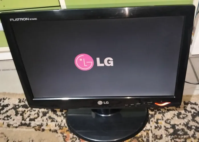 Monitor LG Flatron W1643C 15.6" LCD Widescreen - Completo com Cabos