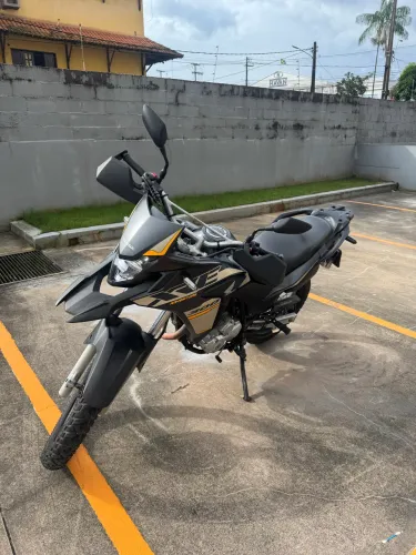 XRE 300 adventure