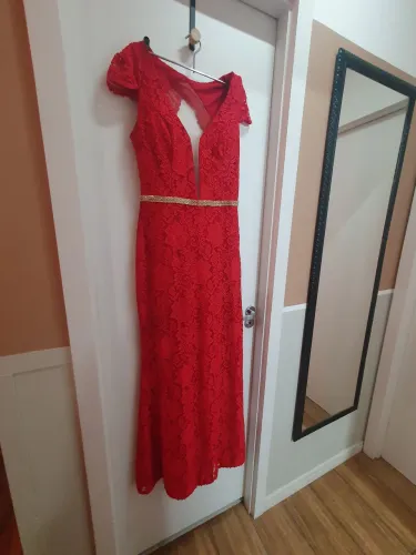 Vestido de festa de renda vermelho - Elegante e sofisticado