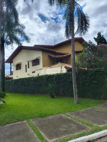 Condomínio Residencial Fortaleza - Sobrado com 5 Dorms (2 suítes) - Taubaté/SP