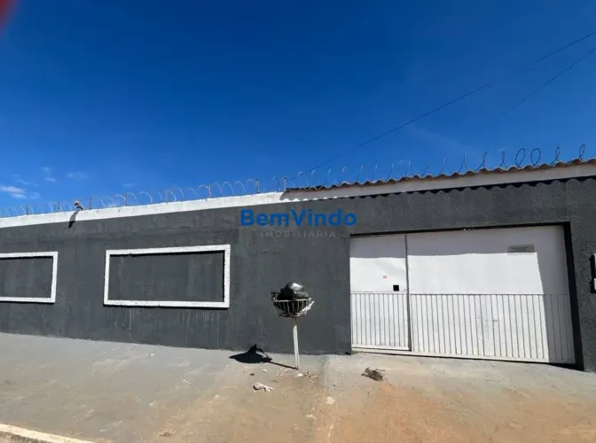 Casa com piscina, escritório e 2 varandas 294m² no Mansões Pôr do Sol