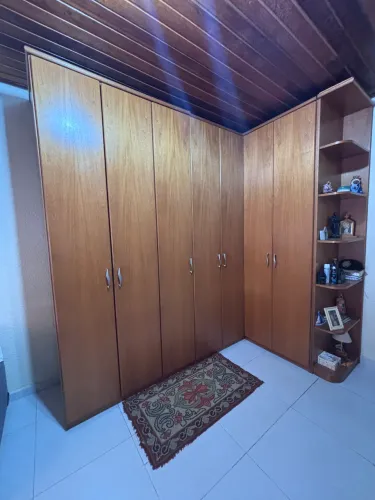 Armário Guarda Roupas Madeira maciça