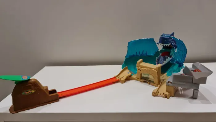 Pista Hot wheels o Ataque do Tubarão