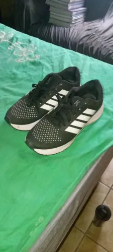 Sapatos da cor preta nunca foi usado 