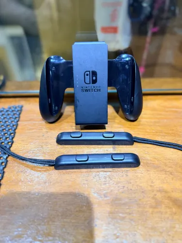 Grip original Nintendo Switch + straps 