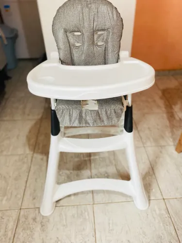 Cadeira de alimentação de criança 