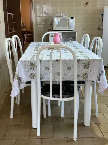 VENDO MESA MARMORI COM 6 CADEIRAS