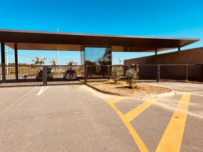 Terreno á venda na região do Santa Rosa em condomínio