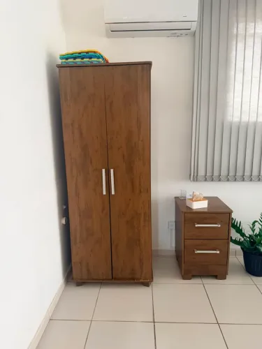 Conjunto de armário e gaveteiro MDF/MDP