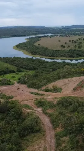 Fazenda com 852 hectares. Disponível pra Venda no município de Luziania. Goiás. Fazenda co