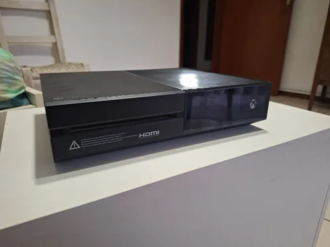 Kit Xbox One Completo 1TB + 6 Jogos