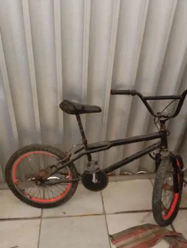 Vendo uma bicicleta mirim