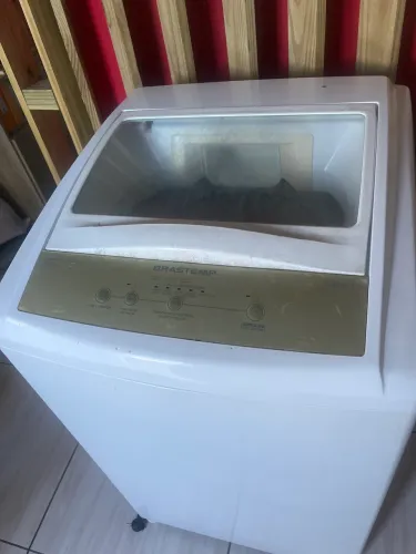Vende-se máquina de lava , 6kg , marca Brastemp.