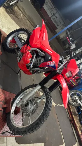 Vende-se CR F 250 F ano 2025