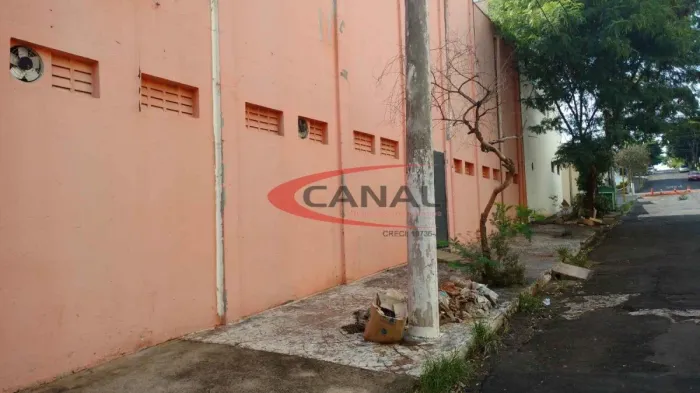 Barracão para venda contendo 750,00 m² de área construída com 466 m² de terreno em Jardim