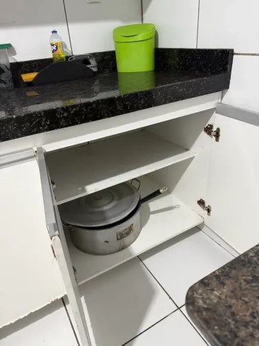 Pia de cozinha com armários