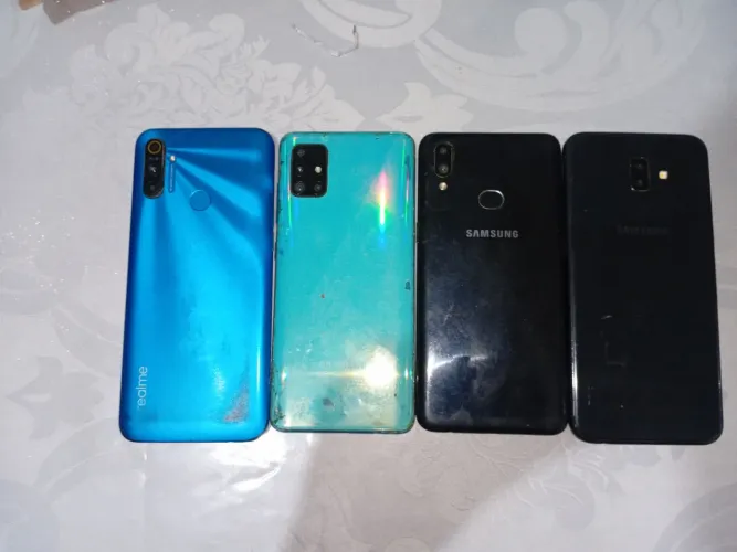 Venda de celulares para retirada de peças