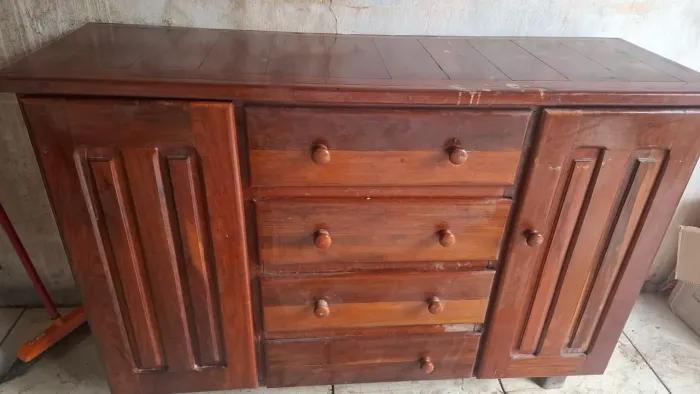Armário 4 gavetas e 2 portas