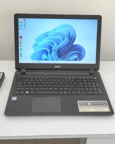 Acer Aspire ES1-533 Notebook i3 6ª Geração 4GB RAM SSD 128GB Tela 15,6" HD