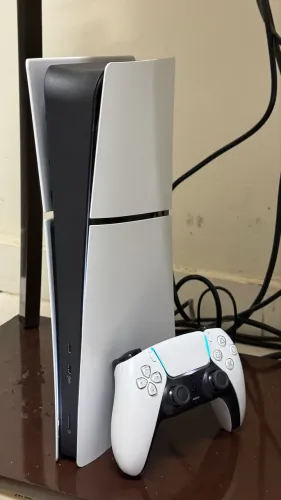 PlayStation 5 com 2 controles e Headset Pulse 3D