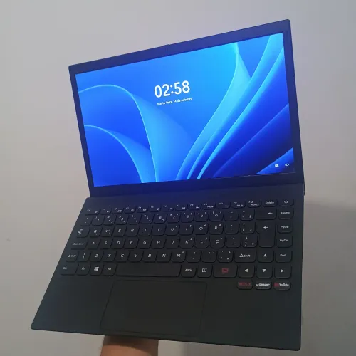 Notebook bem conservado + 1TB de armazenamento