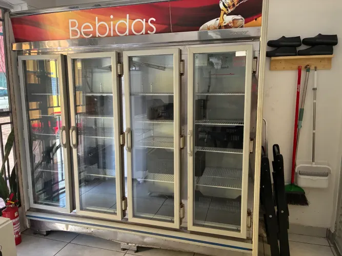 Expositor Refrigerado 4Portas Gelopar 220 w