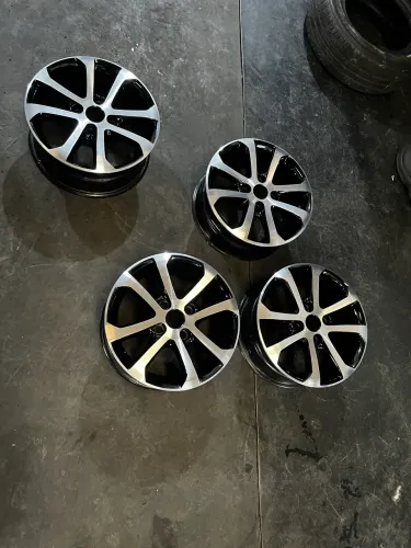 Troco o jogo de roda aro 14 em roda aro 15